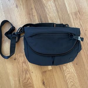 Black Lululemon crossbody